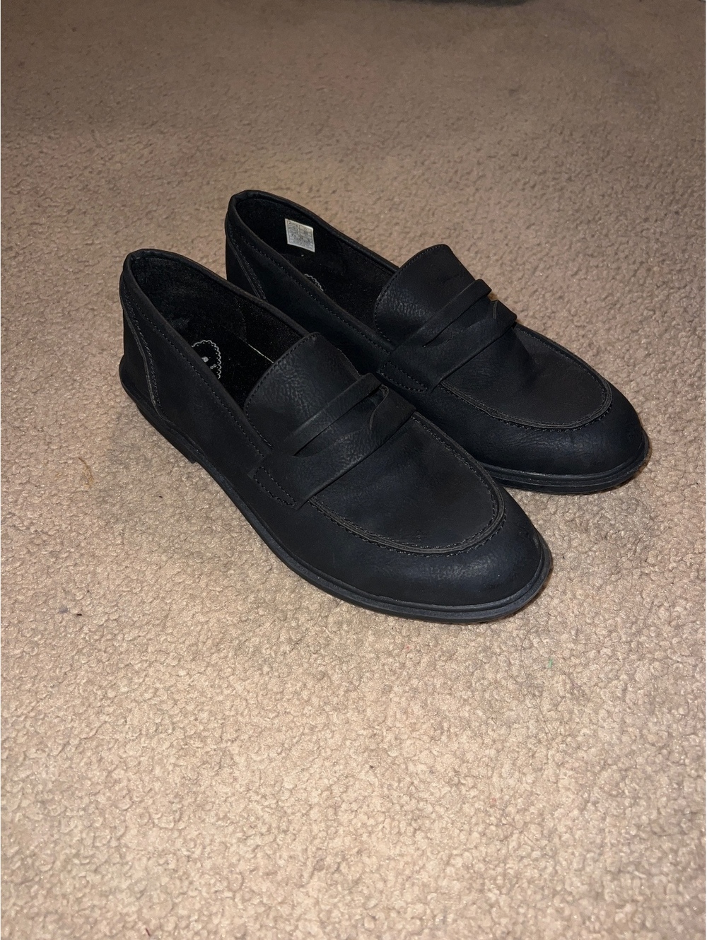 women’s black loafers